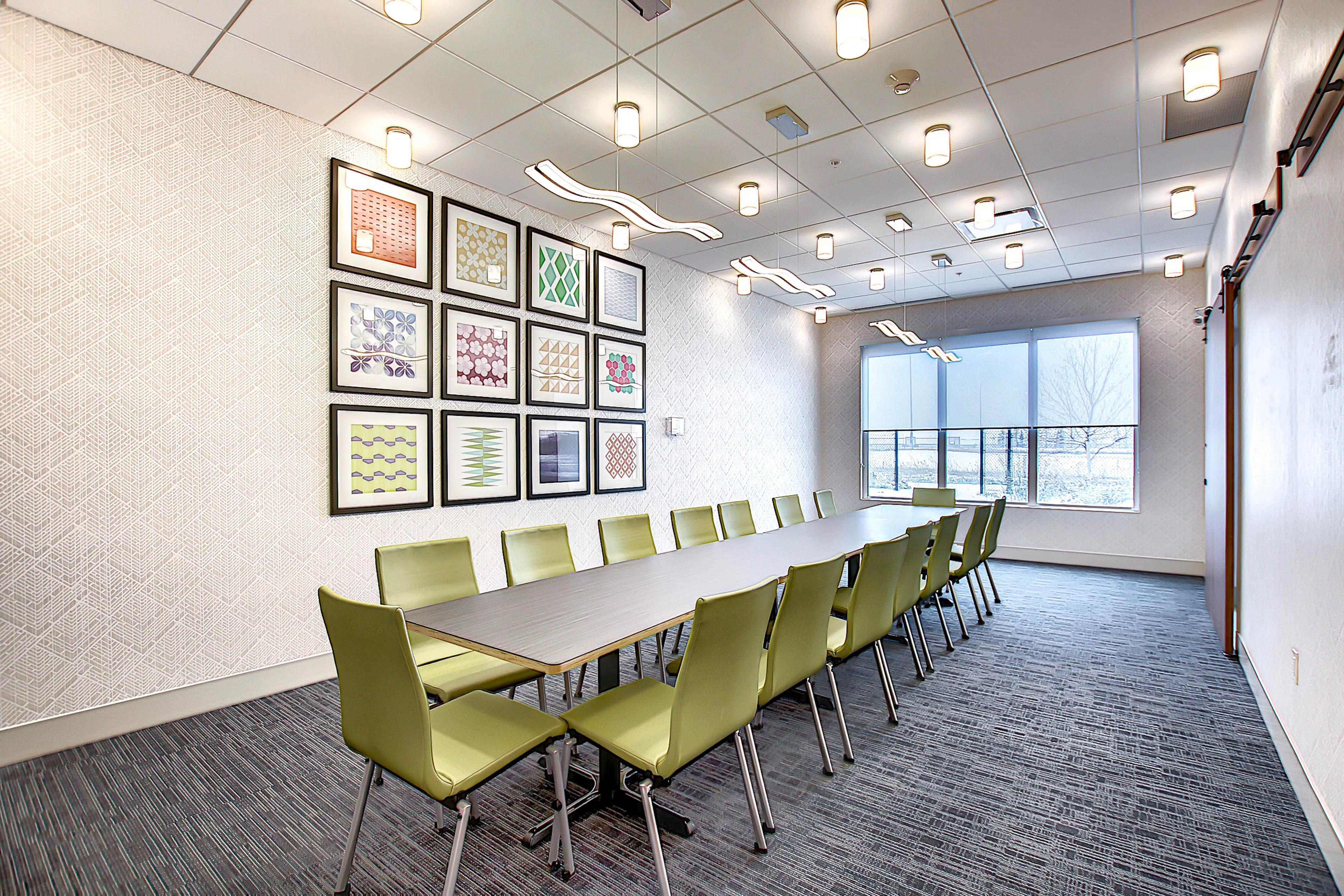Holiday Inn Express & Suites - Calgary Airport Trail Ne By Ihg Экстерьер фото